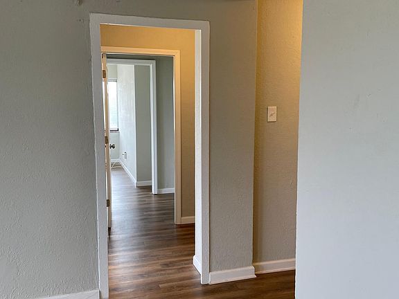 2nd image of 5474 Delmar Blvd #907