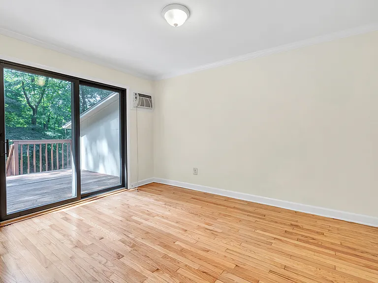 21 Old Redding Rd — Photo 24