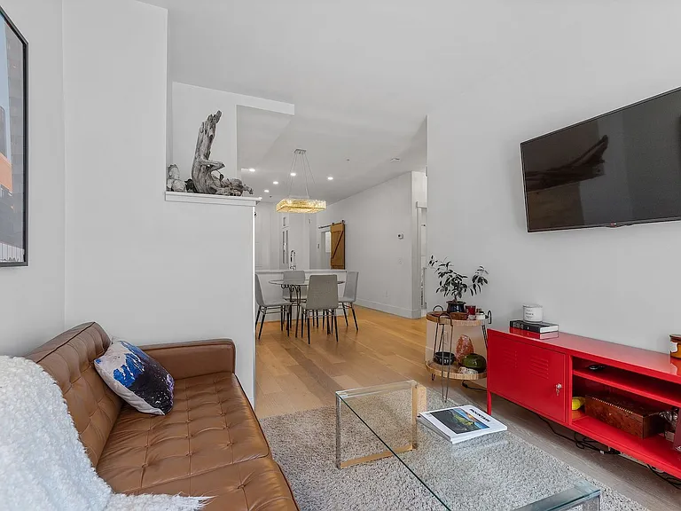 923 15th Ave SW #407 — Photo 12