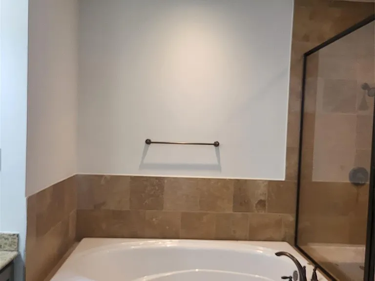 2423 Roufa Rd — Photo 7