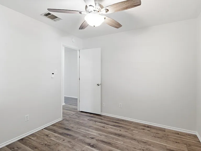 209 Rinehardt St — Photo 13
