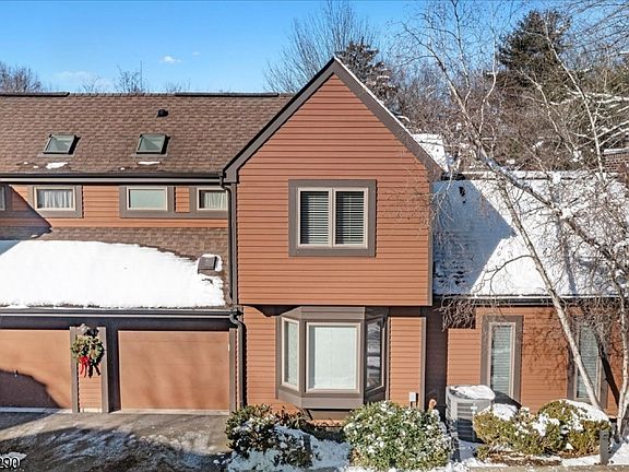 2nd image of 7 Valley View Dr