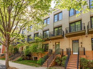 1426 Van Valkenburgh Ln, Alexandria, VA 22301