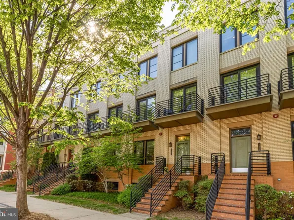 1426 Van Valkenburgh Ln, Alexandria, VA 22301