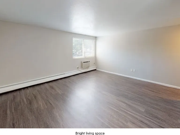 Bellaire Apartment Homes — Photo 16