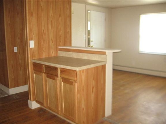 3rd image of 3158 Woodward St