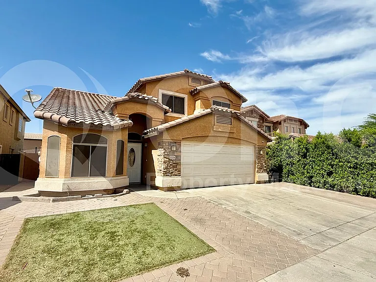 5534 W Wood St — Photo 1