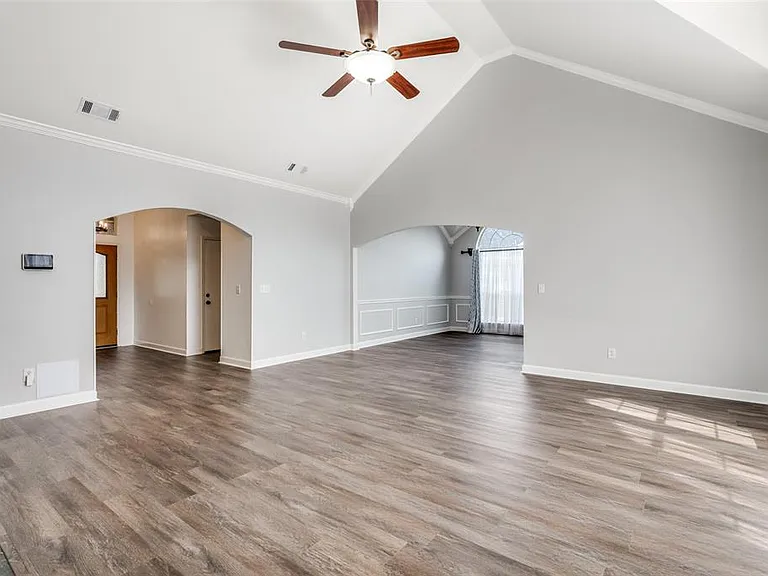 1617 Corvallis Trl — Photo 2