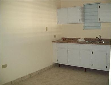 2nd image of J17 Calle Isla Verde