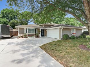 24300 W Hummingbird Dr, Channahon, IL 60410