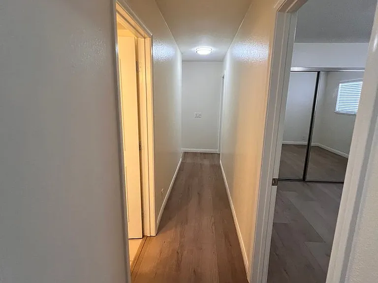 1142 Ashbury Ct — Photo 31