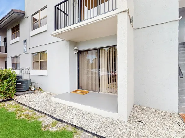 7180 NW 179th St APT 105, Hialeah, FL 33015