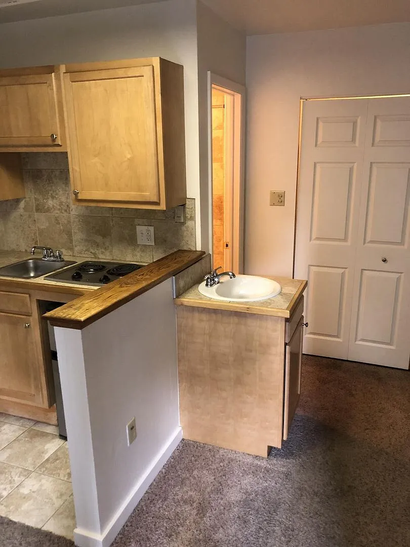 Regency II Apartments — Photo 3