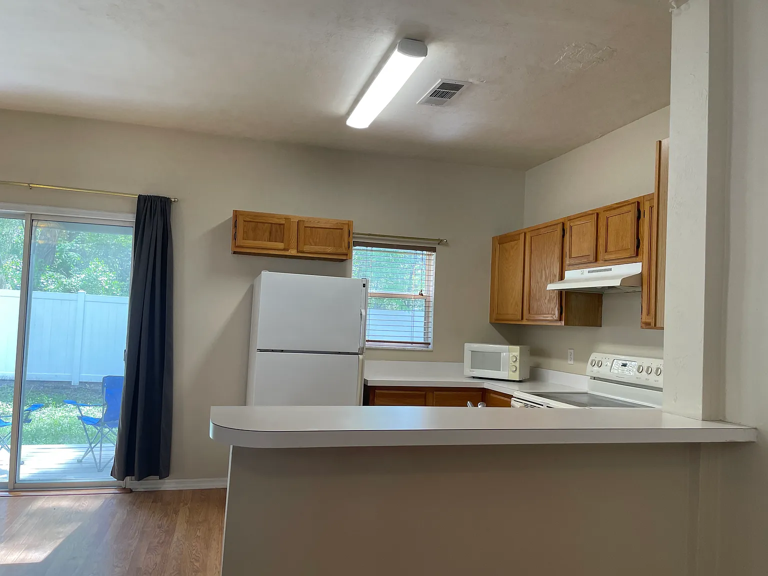 2 bed, 2.5 bath, 940 sqft, $1,800 — Photo 4