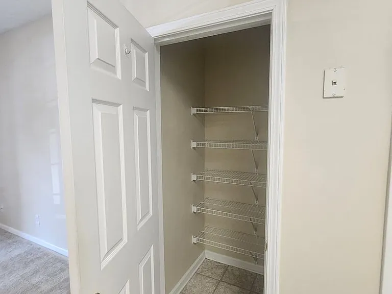 140 Wexford Dr #202 — Photo 6