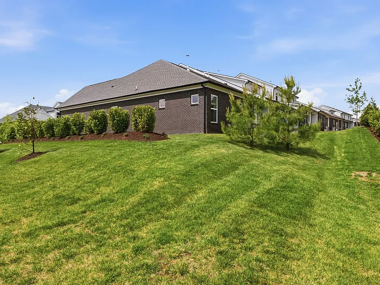 308 Buckwood Ln — Photo 32