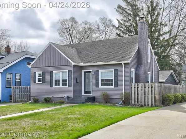 14 Kensington Blvd, Pleasant Ridge, MI 48069