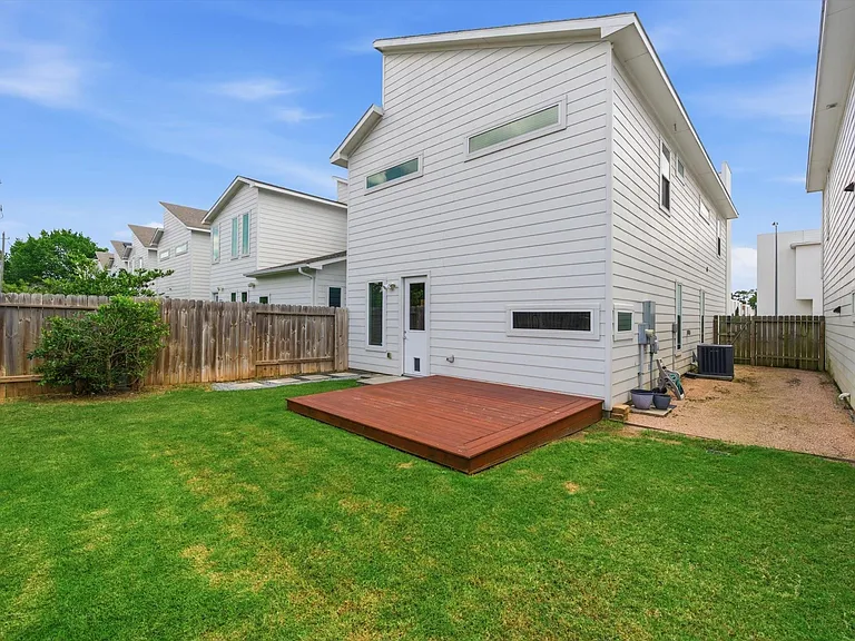 2216 Cortijo Pl — Photo 31
