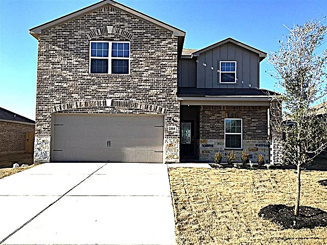 5 bed, 2.5 bath, 2543 sqft, $2,430 — Photo 1