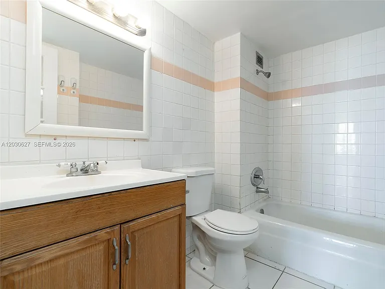 6450 Collins Ave #406 — Photo 8