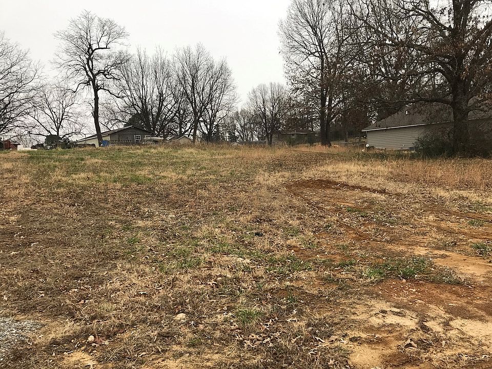 1st image of 2507 Rebecca Dr