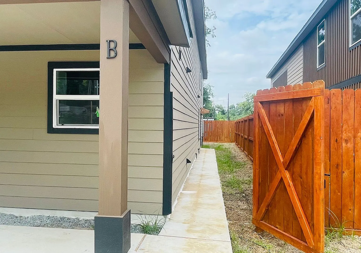 Brand New Home! — Photo 2