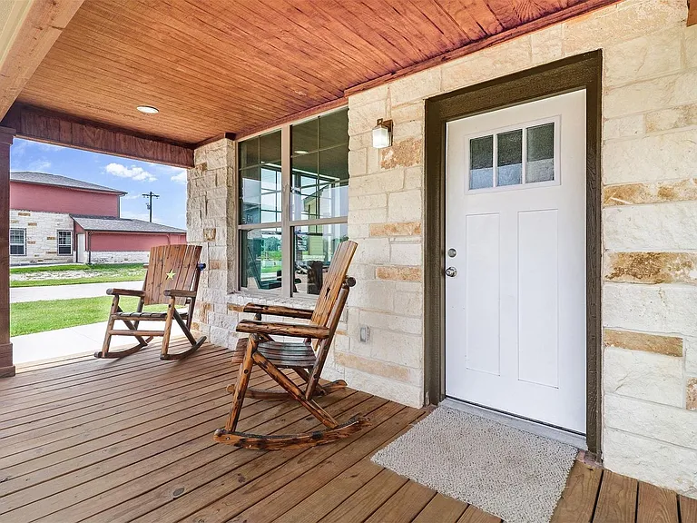 206 Perch Dr — Photo 2