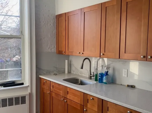 66-15 Myrtle Ave, Ridgewood, NY