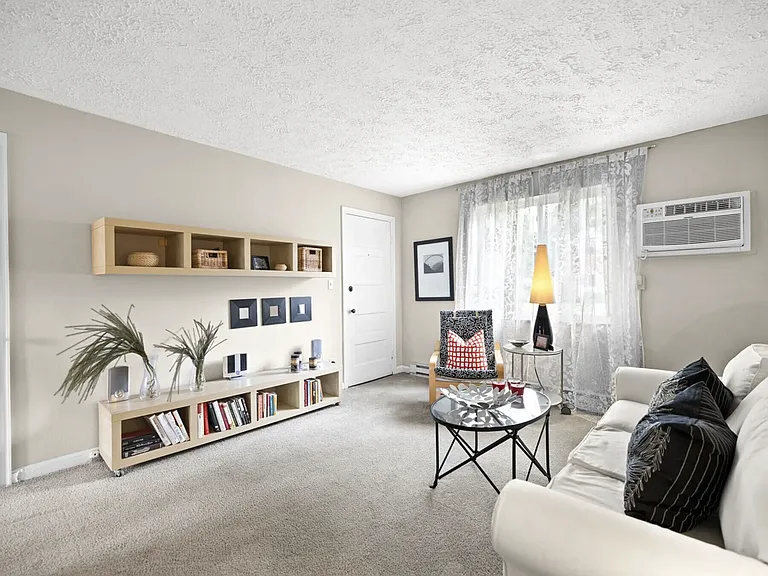 Sycamore Square Apartments — Photo 11