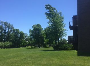 1552 Collegeway APT 23, Worthington, MN 56187