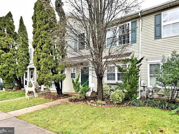 120 Hawthorne Ct, Collegeville, PA 19426