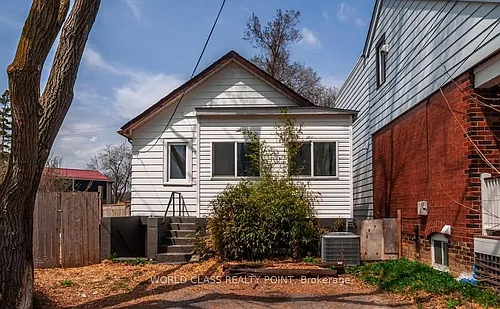1 McIntosh St Photo 1