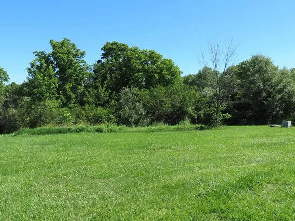 1230 Kathleen Rd, Du Quoin, IL 62832