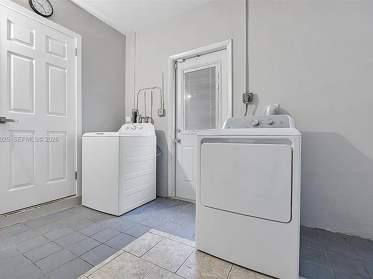 2230 Atlanta St — Photo 24