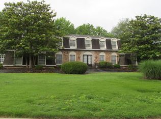 14198 Parliament Dr, Chesterfield, MO
