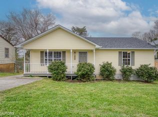 315 Landau Dr, Maryville, TN 37801