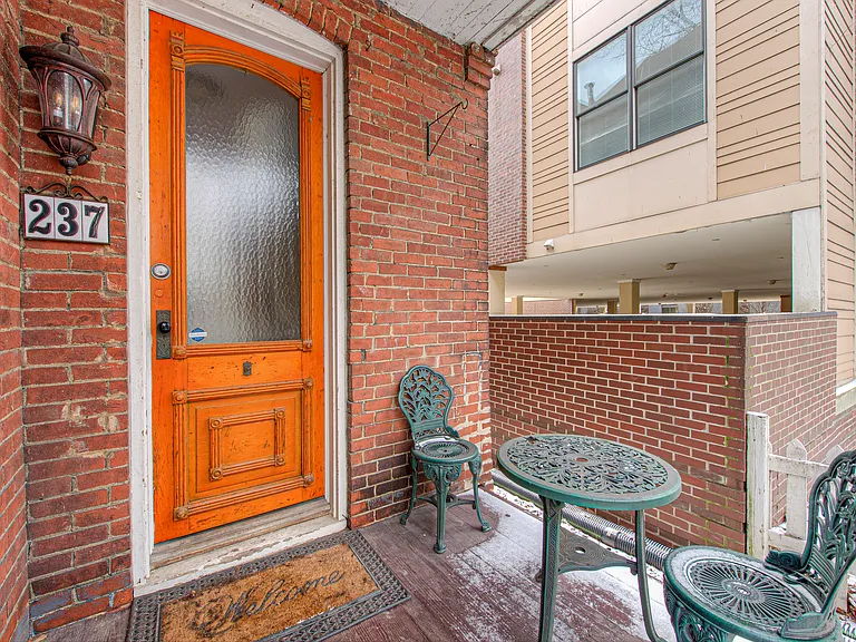237 E Saint Joseph St — Photo 26