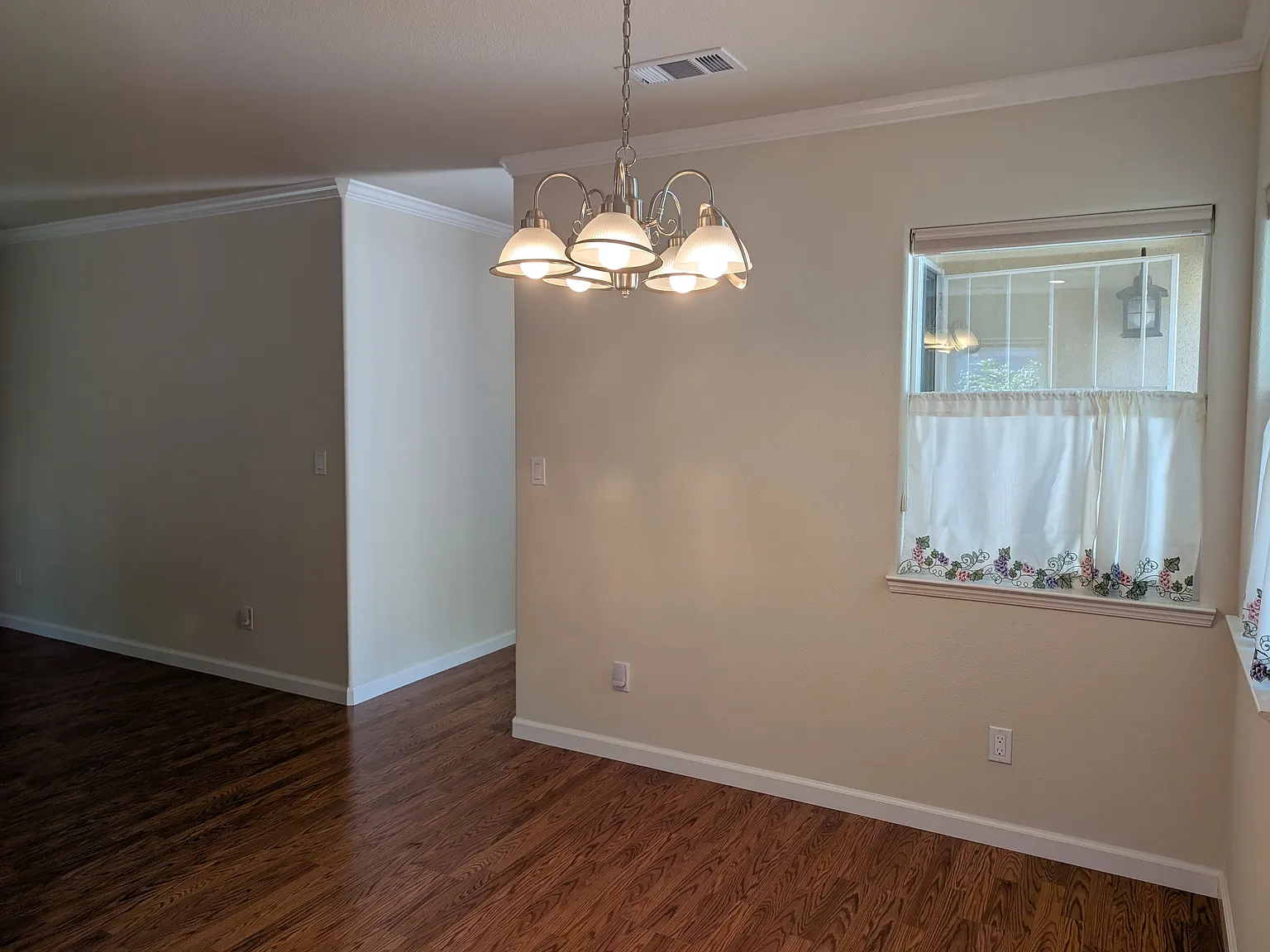 3 bed, 1547 sqft, $5,500 — Photo 3