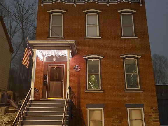 2nd image of 4 Lawrence St Floor 2