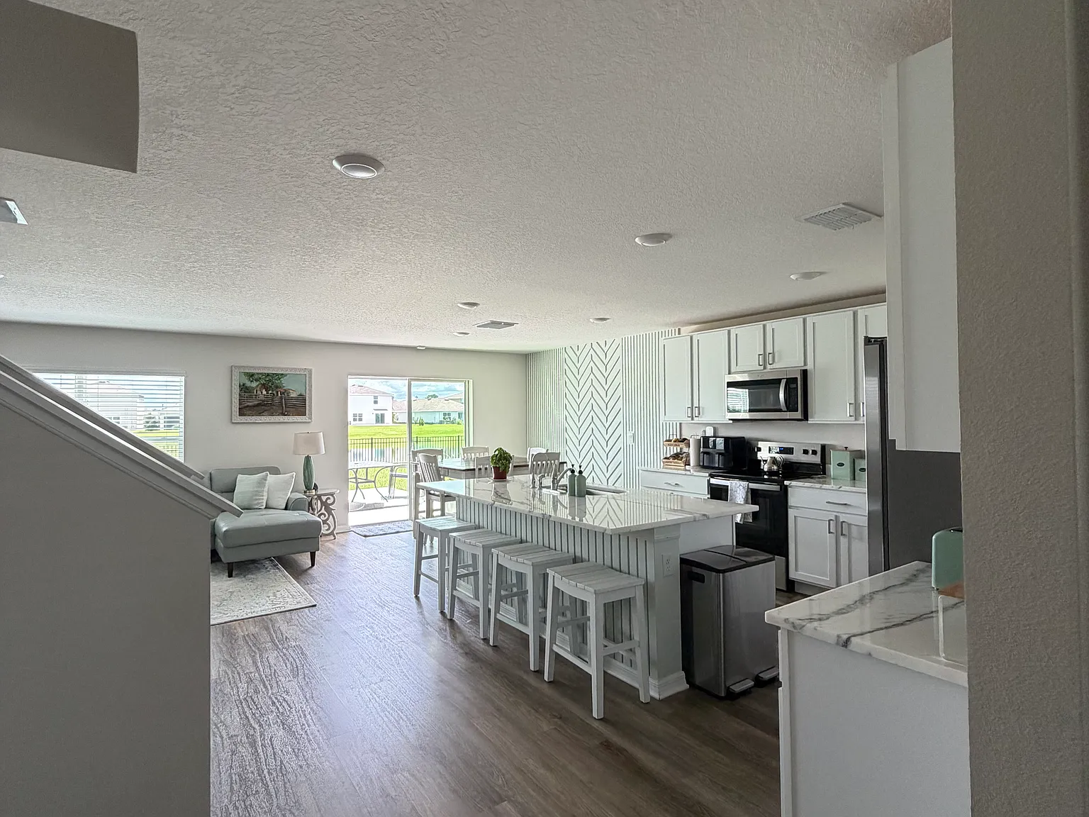 5 bed, 2605 sqft, $3,600 — Photo 3
