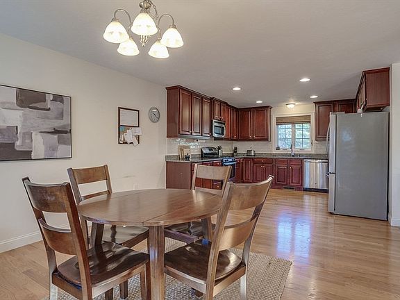 5th image of 11 Newbury St Unit 9