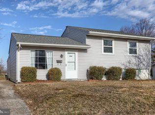 1002 Scenery Dr, Harrisburg, PA 17109