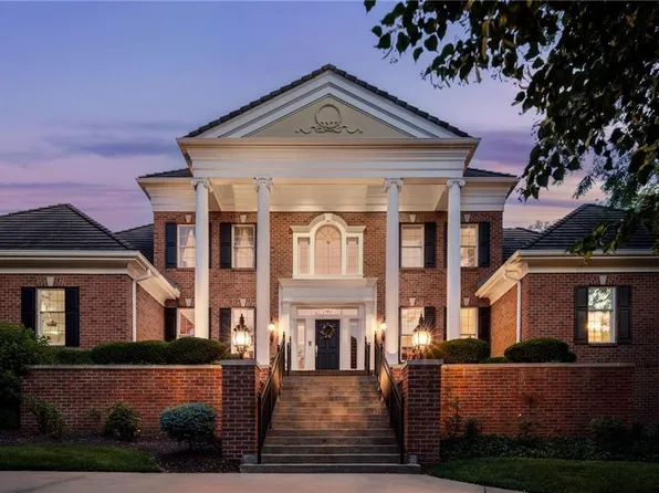 2905 W 112th St, Leawood, KS 66211