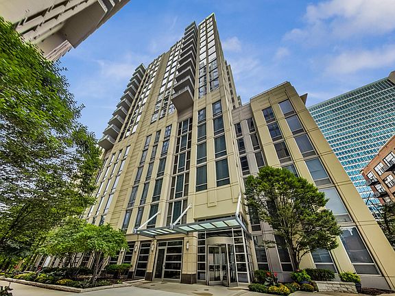 2nd image of 720 N Larrabee St APT 1108