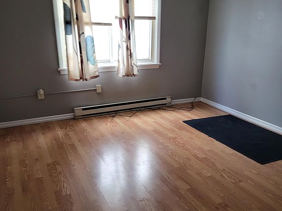 4th image of 38 Irving Pl APT 4