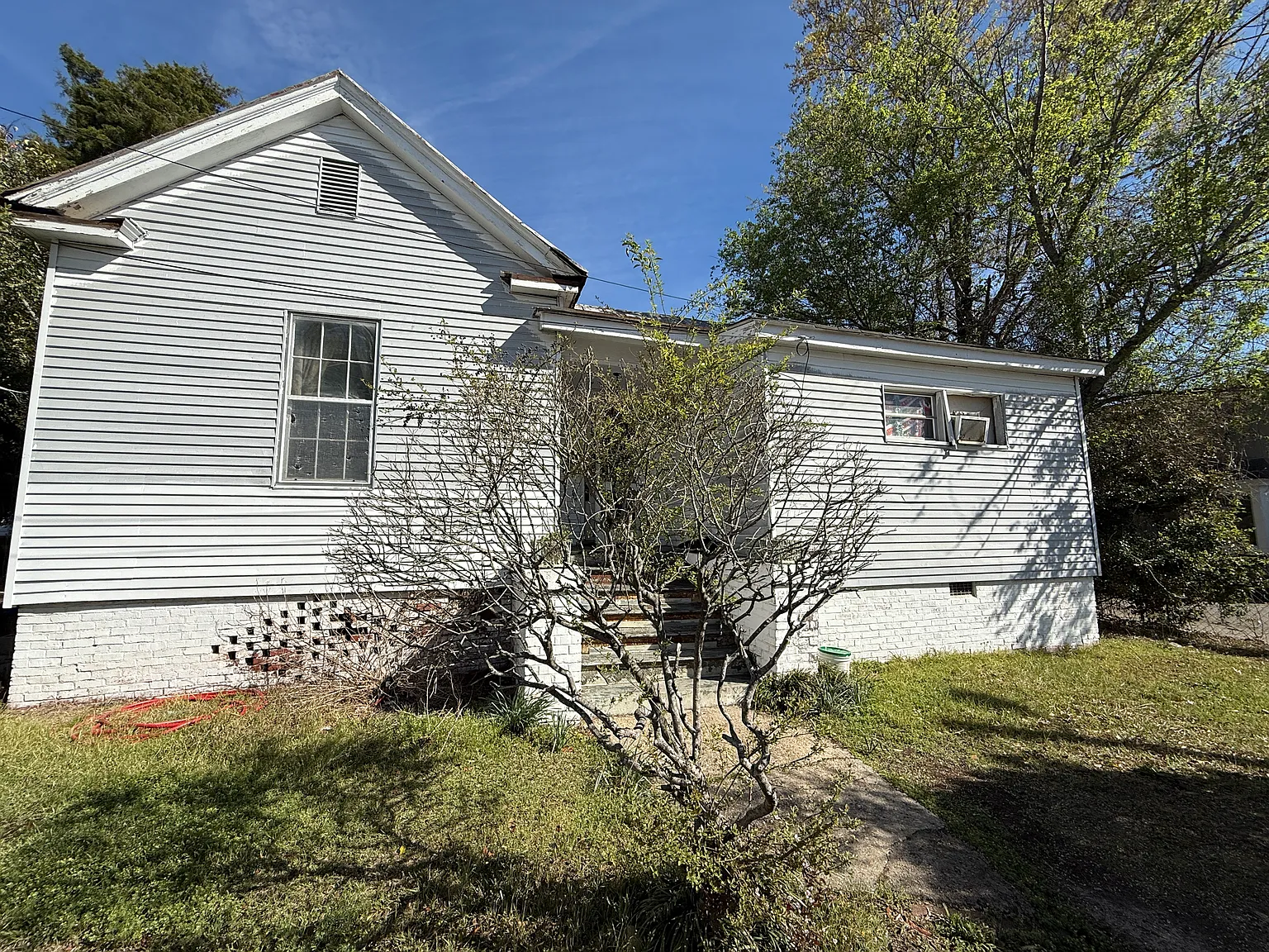 2 bed, 1335 sqft, $954 — Photo 1