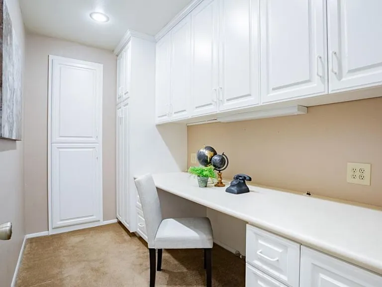 927 La Serena Dr — Photo 3