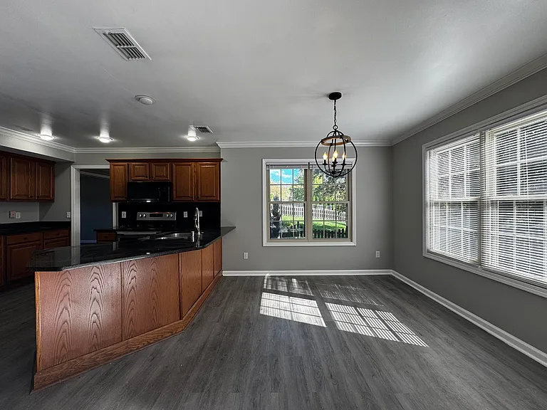 2224 Wilmington Ln — Photo 13