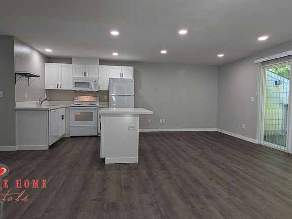 5th image of 2400 20th Ave NW #14D