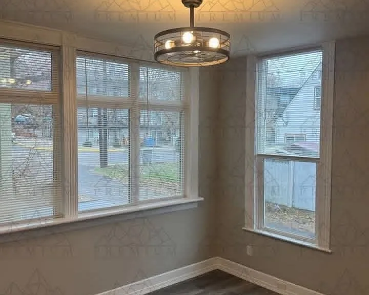 214 E 7th Pl #1 — Photo 1